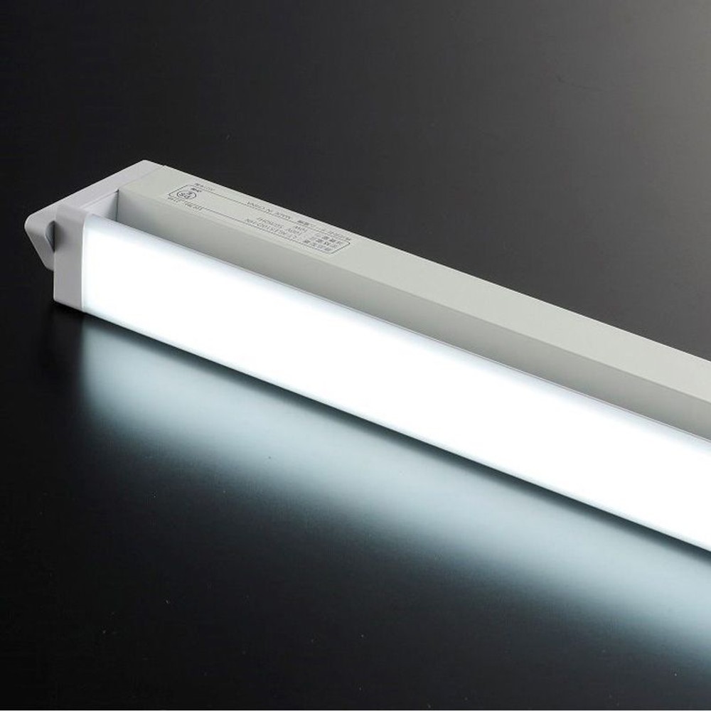 ＯＨＭ　ＬＥＤイーブライトスリム　多目的灯　コンセント式　５Ｗ, 昼光色, 5W