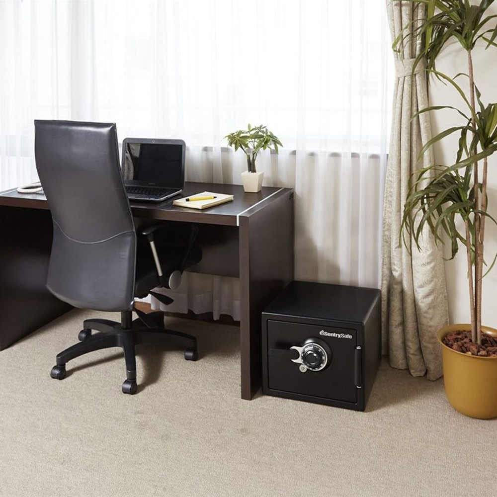 【期間限定特別価格】【開梱・設置費込】セントリー耐火・耐水金庫  JFW082DU ダイヤル式 1時間耐火 22.8L 【メーカー直送・代引不可】, ブラック, 22.8L