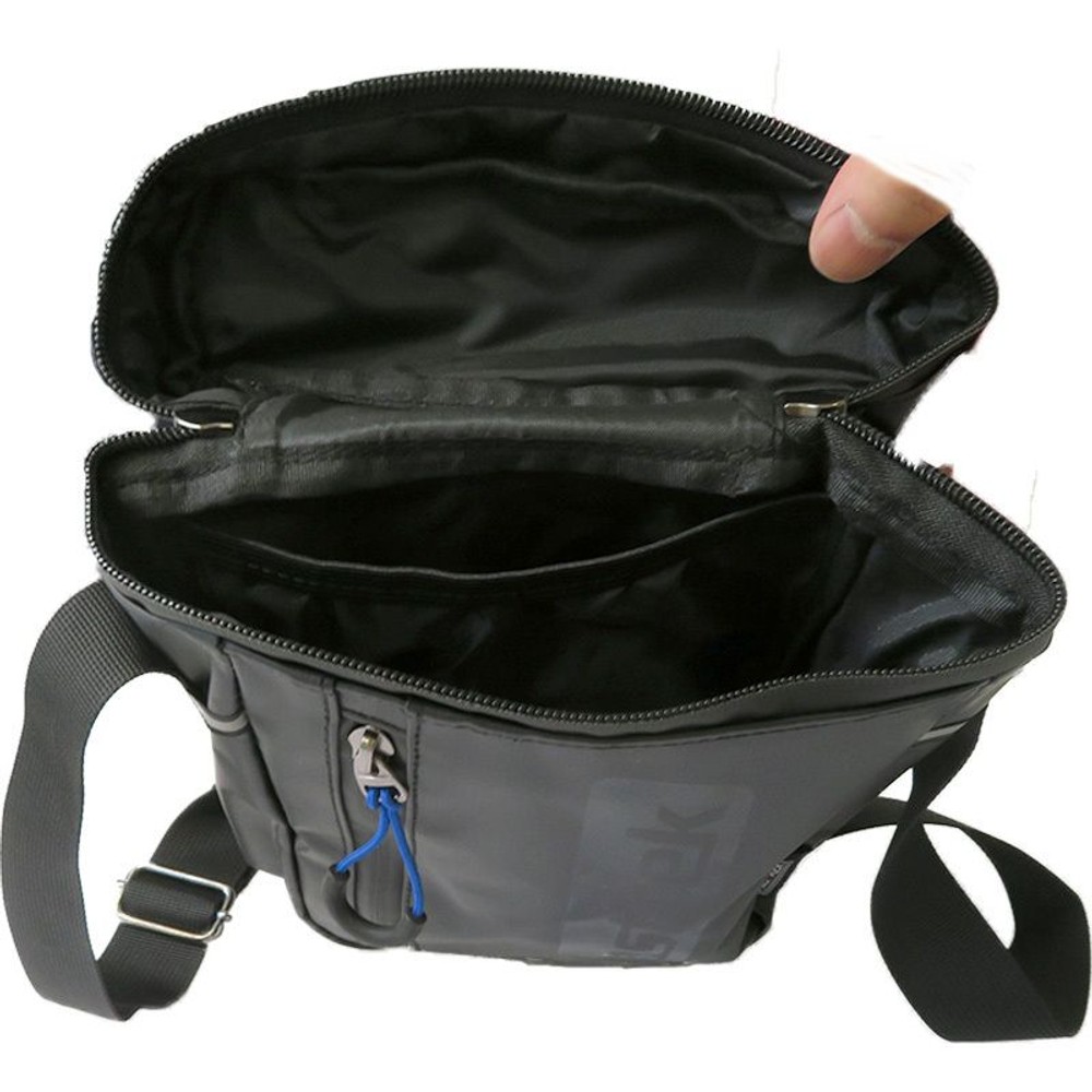 防水生地を使ったショルダーバッグ　Ｔ06, ブラック, 約3.0Ｌ