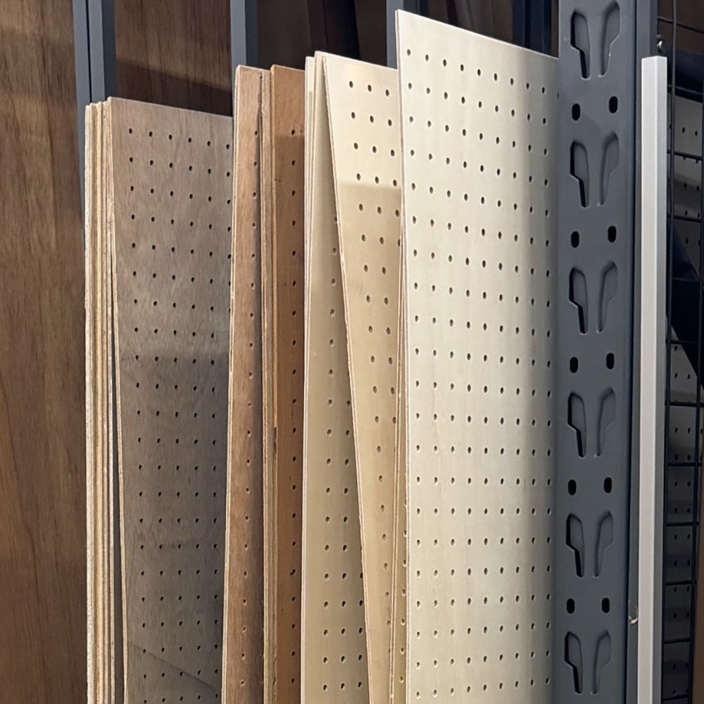 シナ有孔ボード　約１８２５&times;９１５&times;４ミリ, シナ有孔, 1825&times;915mm