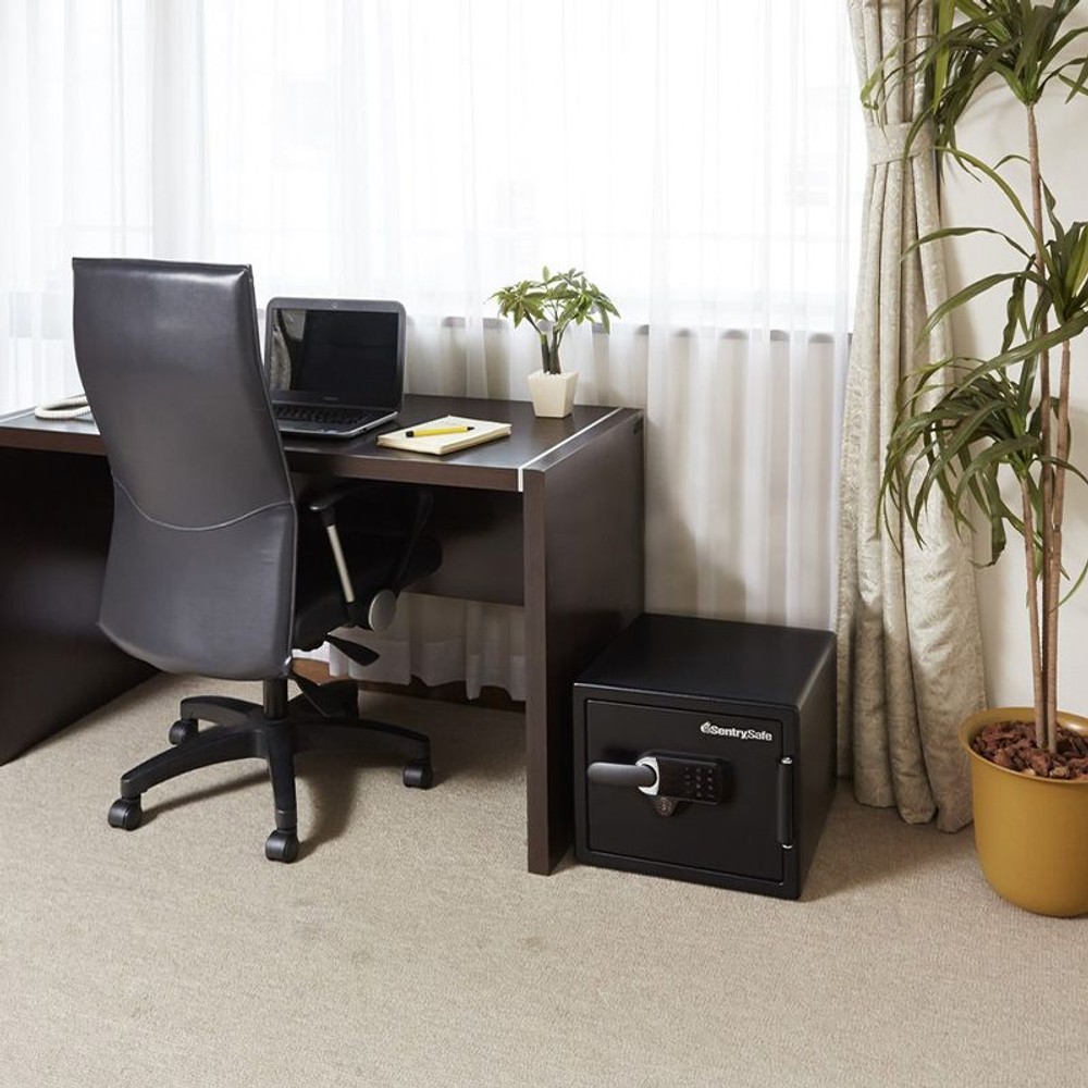 【開梱・設置費込】セントリーアラームセーフ  JFW082UEL タッチパネル式 1時間耐火 22.8L【メーカー直送・代引不可】, ブラック, JFW082UEL