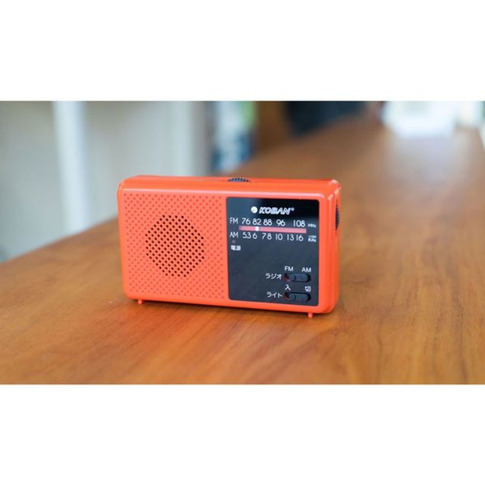 【数量限定】手回し充電 備蓄ラジオ ECO-5, オレンジ, 幅10.5&times;奥行3.8&times;高さ6.6cm　重量165g